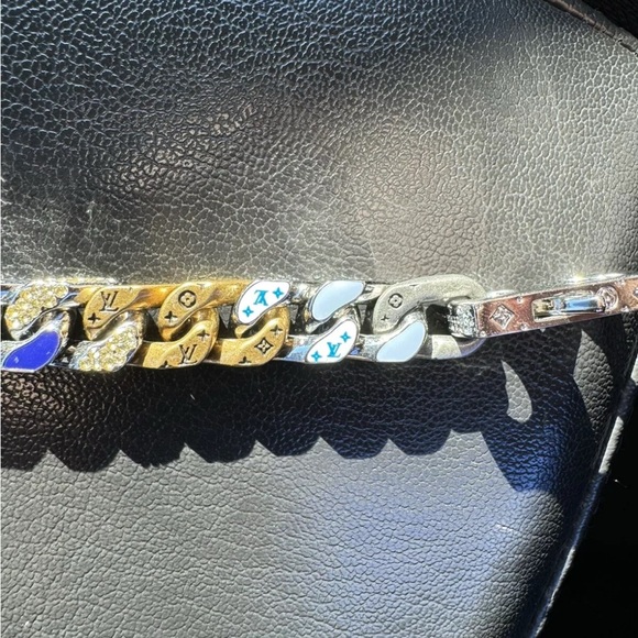 Louis Vuitton Monogram Chain Bracelet - Picture 4 of 8
